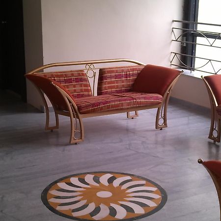 Jal Sagar Hotel Vadodara Exterior photo